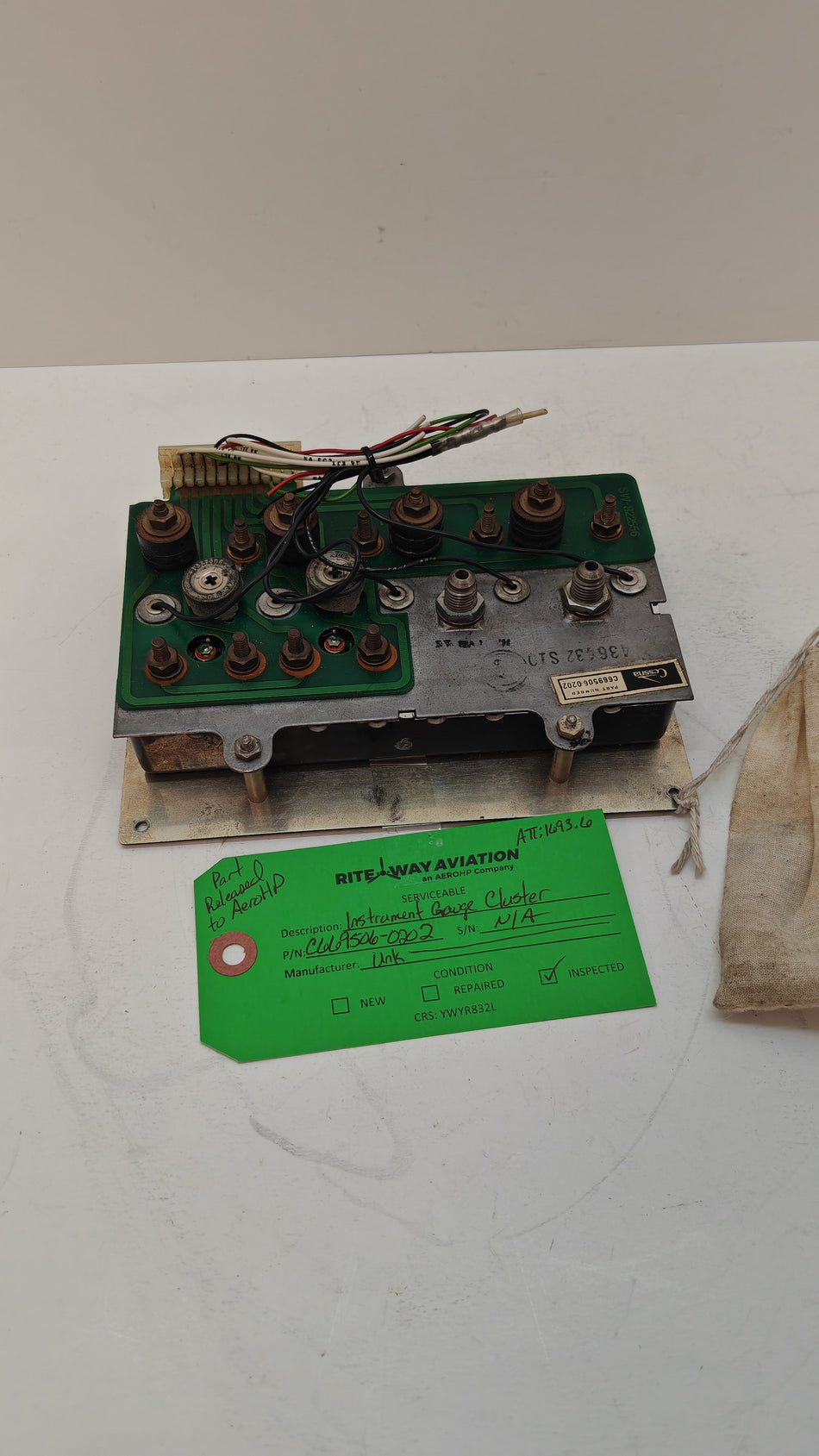 Instrument Gauge Cluster – C669506-0202 (As Removed)