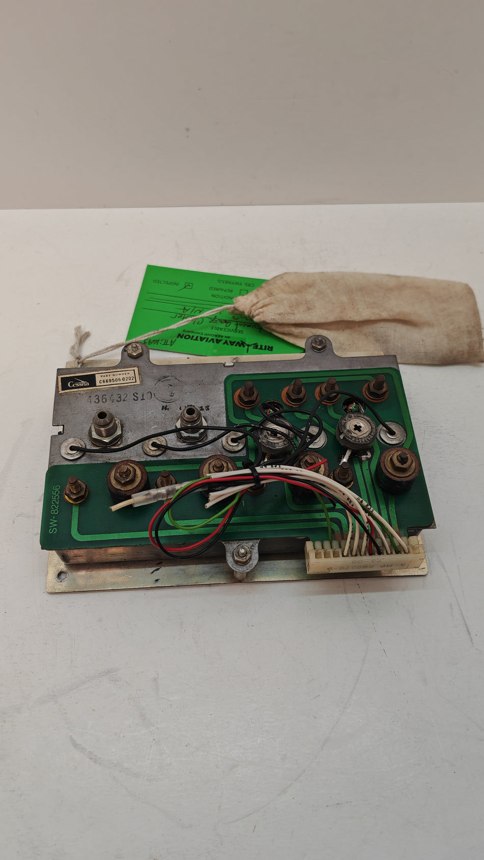 Instrument Gauge Cluster – C669506-0202 (As Removed)